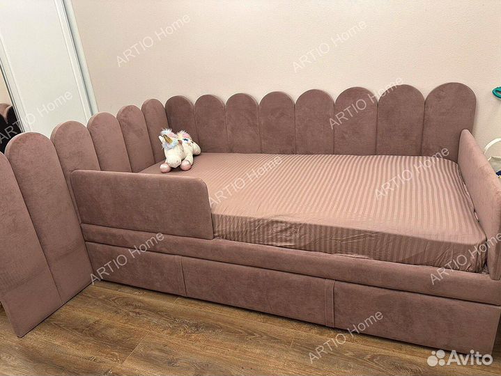 Детская кровать с ящиками