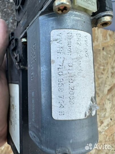 Моторчик стеклоподъёмника задний правый Volkswagen