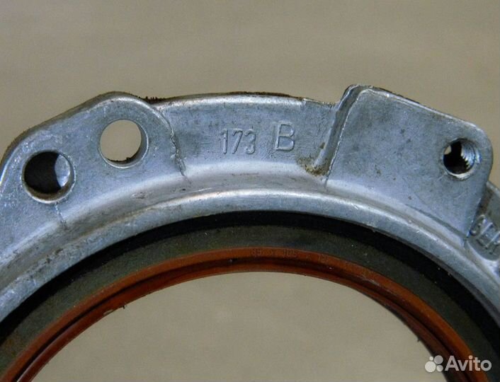 Сальник коленвала задний VW Passat B3 RP