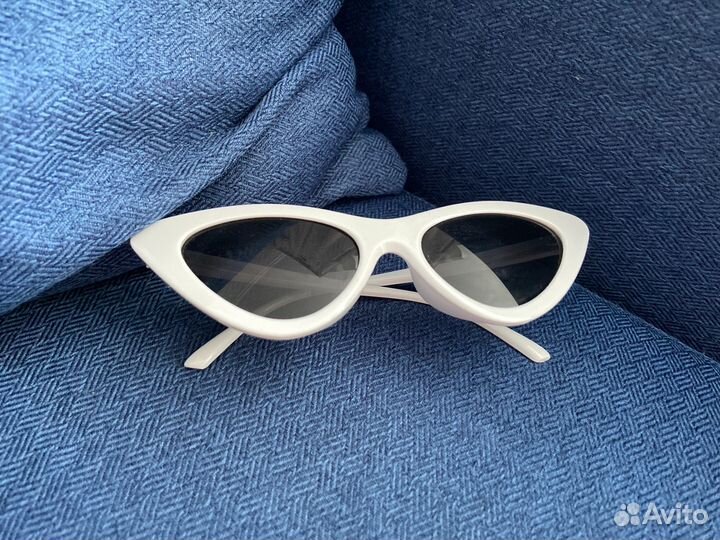 Солнцезащитные очки кошачий глаз в белой оправе