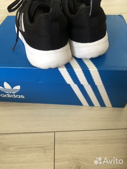 Кроссовки Adidas