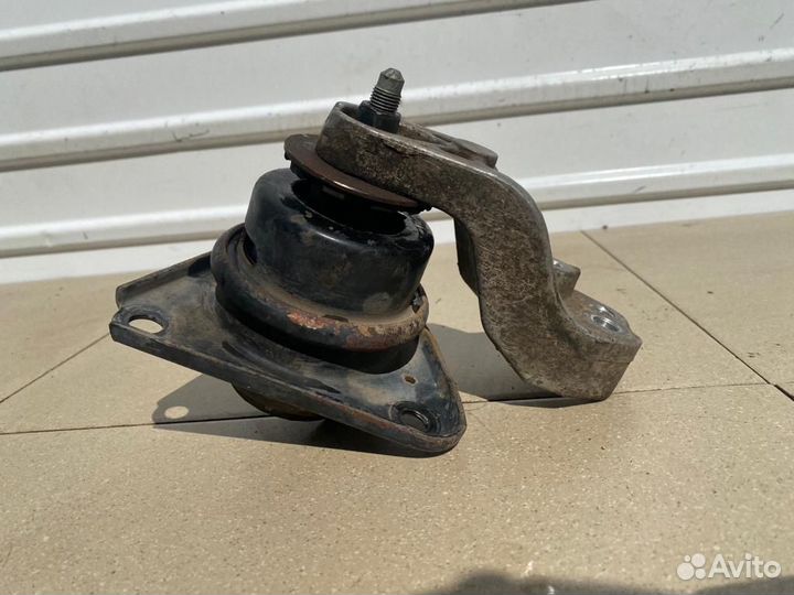 Подушка двигателя правая Kia Ceed (ED)