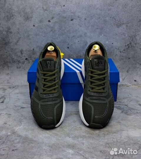 Кроссовки adidas мужские хаки