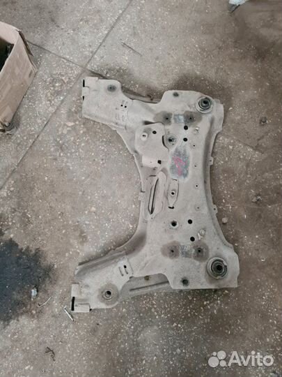 Подрамник Renault Fluence седан M4R 2011