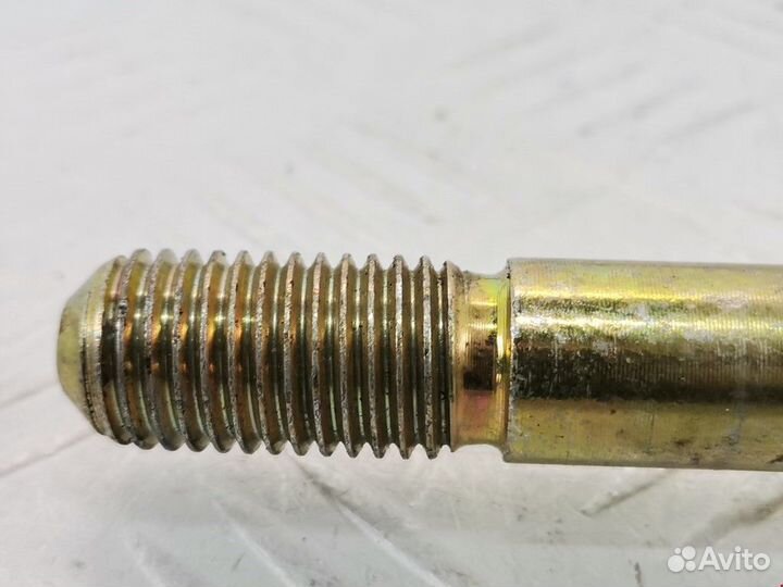 Крюк буксировочный Volvo S70 2002