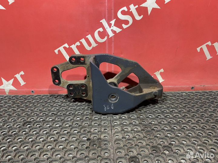 Кронштейн рессоры передней правый