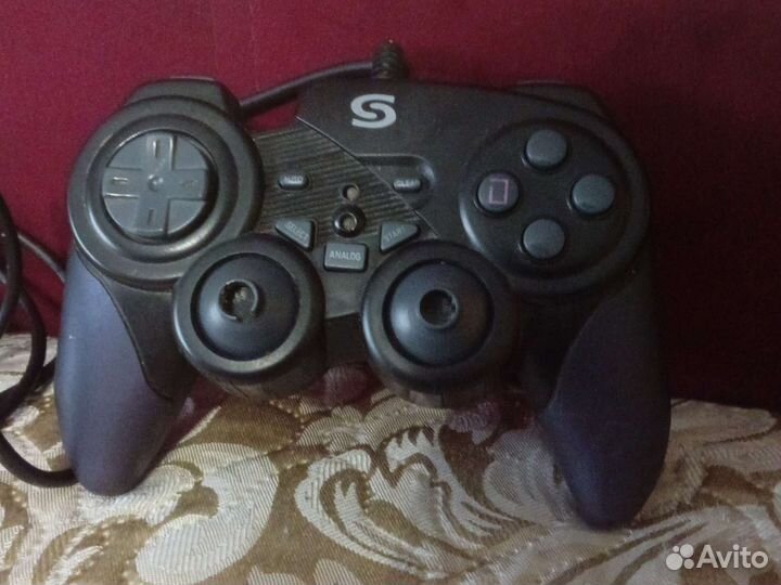 Геймпад saitek