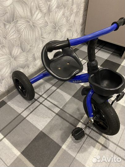 Трехколесный велосипед