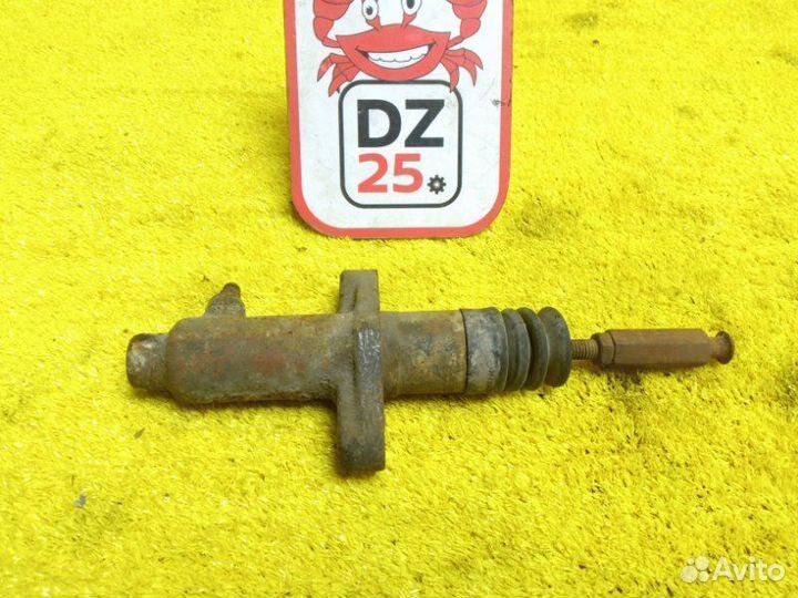 Рабочий цилиндр сцепления передний Mitsubishi Fuso