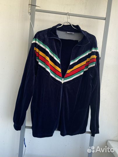 Женский спортивный костюм