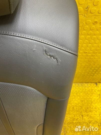Б/У Сидение - Есть порванная частьn- Без