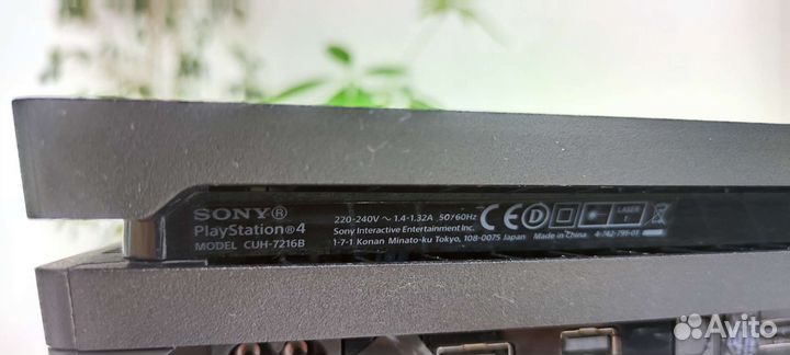 PlayStation 4 Pro - как новая