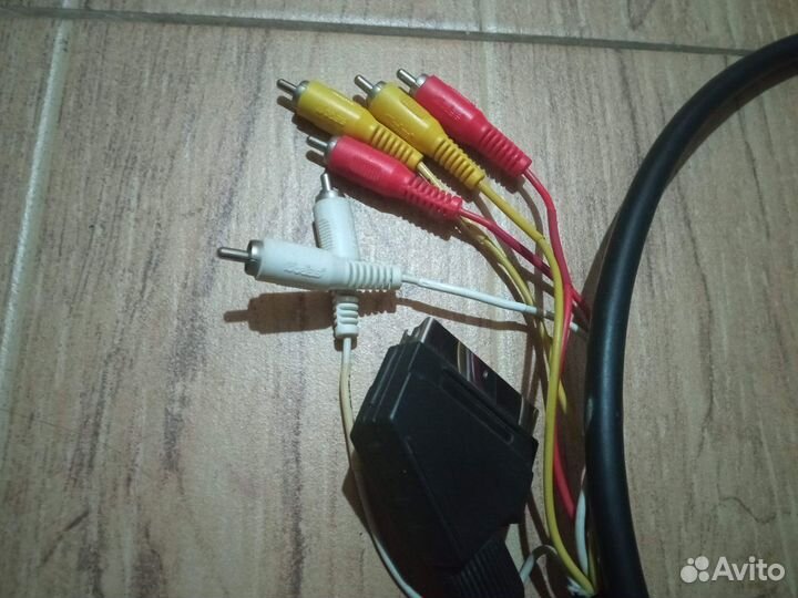 Кабель (шнур) scart - 6 RCA 1,5 м