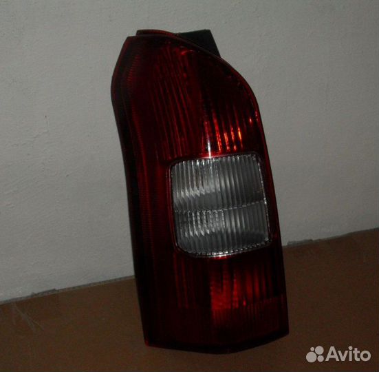 Фонарь задний левый задний левый Toyota Probox