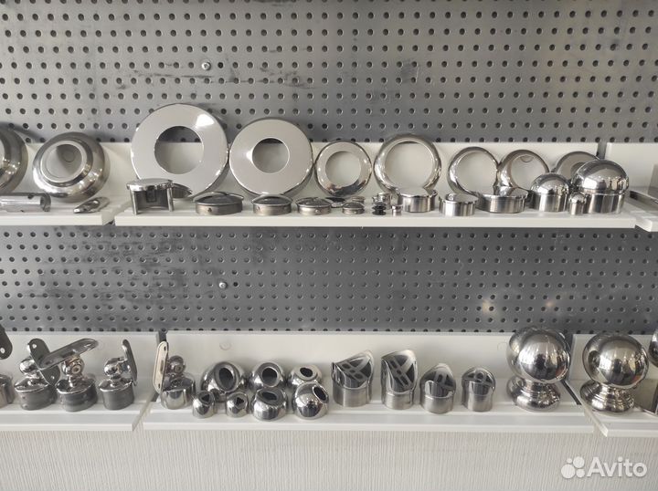 Комплектующие для перил и лестниц из нержавеющей с