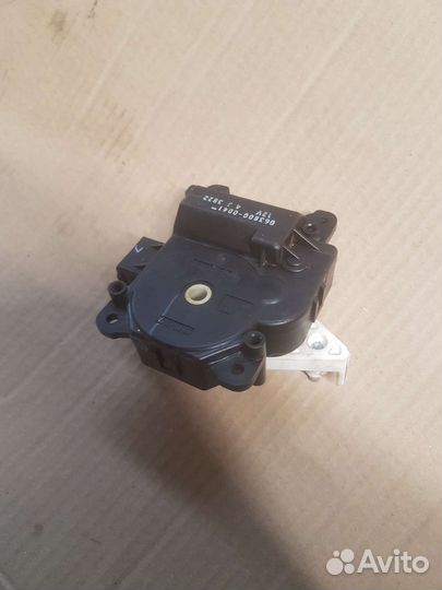 Моторчик заслонки печки Honda Accord 2007