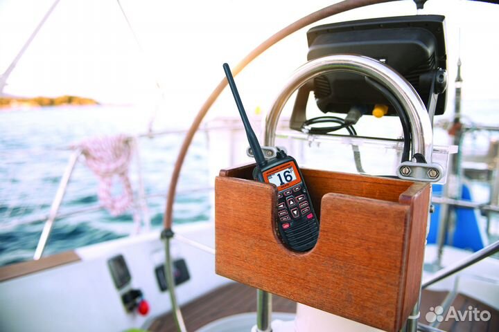 Морская радиостанция Standard Horizon HX210E