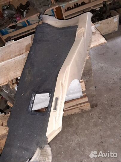 Обшивка багажника левая Rover Sport 1 светлая