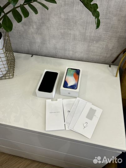 iPhone X, 64 ГБ