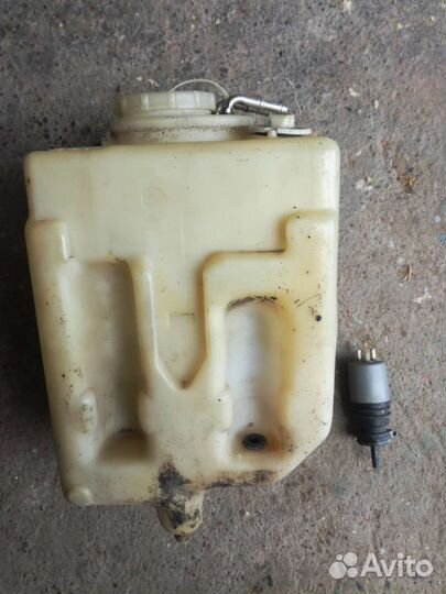 Бачек омывателя mercedes w210