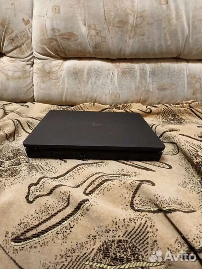 Sony PS4 slim