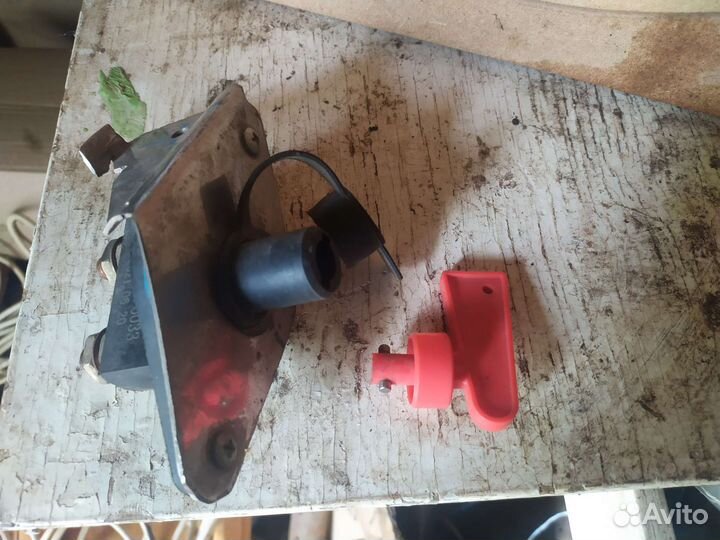 Выключатель массы