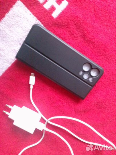 Чехол книжка и зарядное устройство от Redmi 12