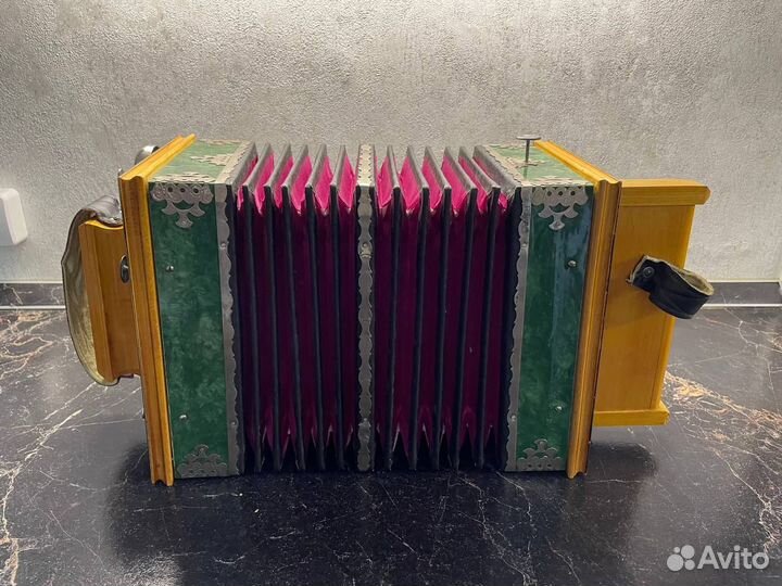 Гармонь Саратовская