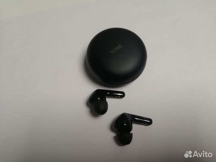 Bluetooth наушники LG tone Free FN4 бу