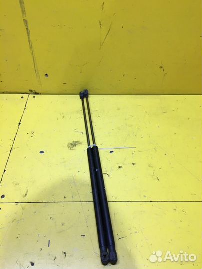 Амортизатор крышки багажника Ford Focus 2