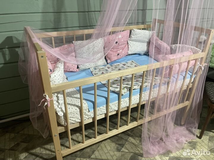Детская кроватка
