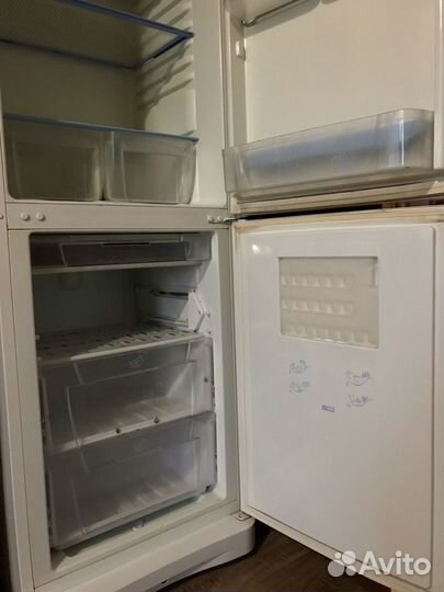 Холодильник indesit a class