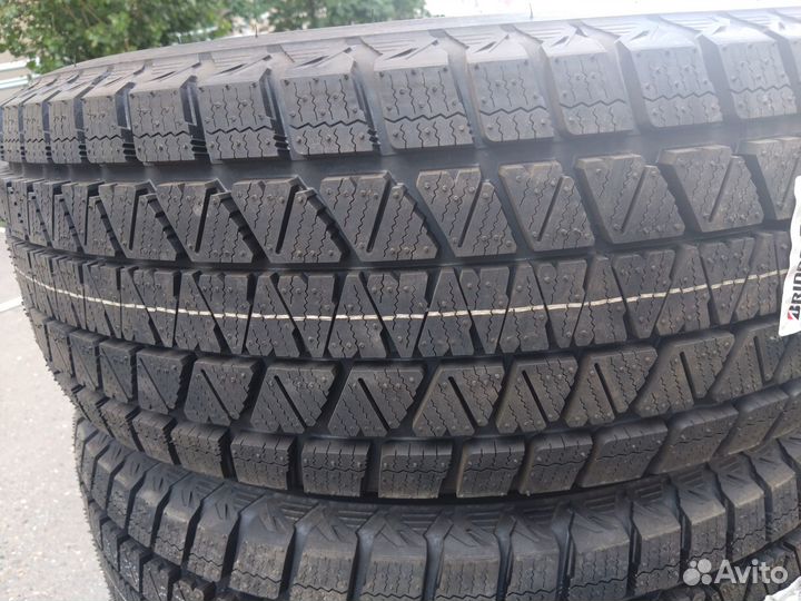 Bridgestone Blizzak DM-V3 265/65 R17 110S