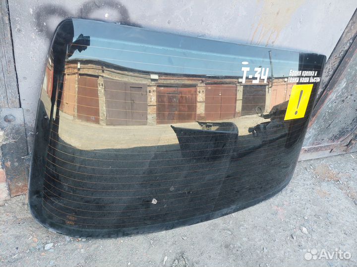 Заднее стекло mercedes w202