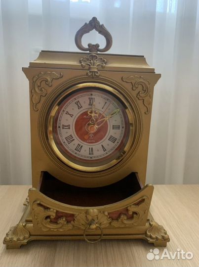 Часы настольные, каминные