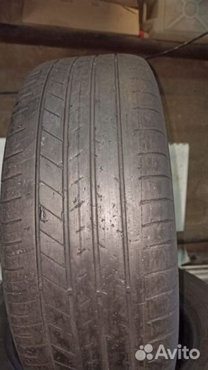 Goodyear EfficientGrip Performance 215/60 R16