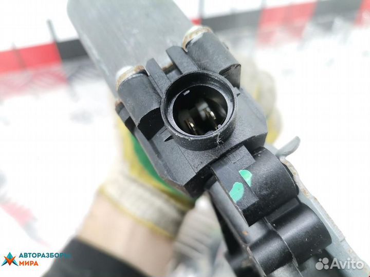 Стеклоподъемник электрический задний правый Nissan