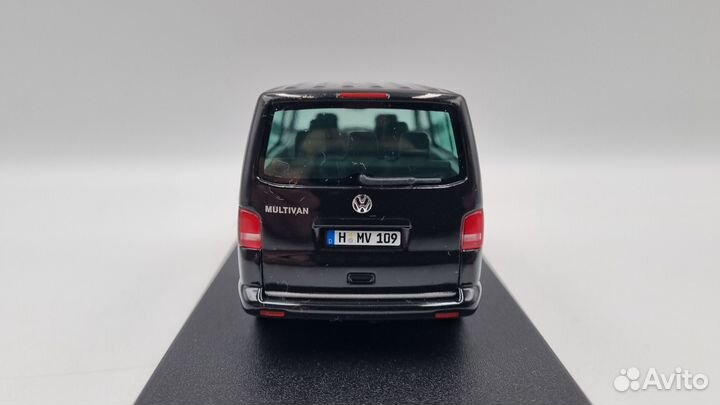 Модель Volkswagen T5 Multivan black