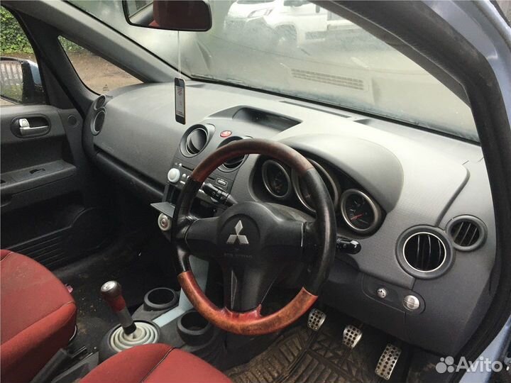 Разбор на запчасти Mitsubishi Colt