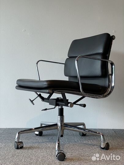 Кресло Eames Soft Pad Office Chair EA 217