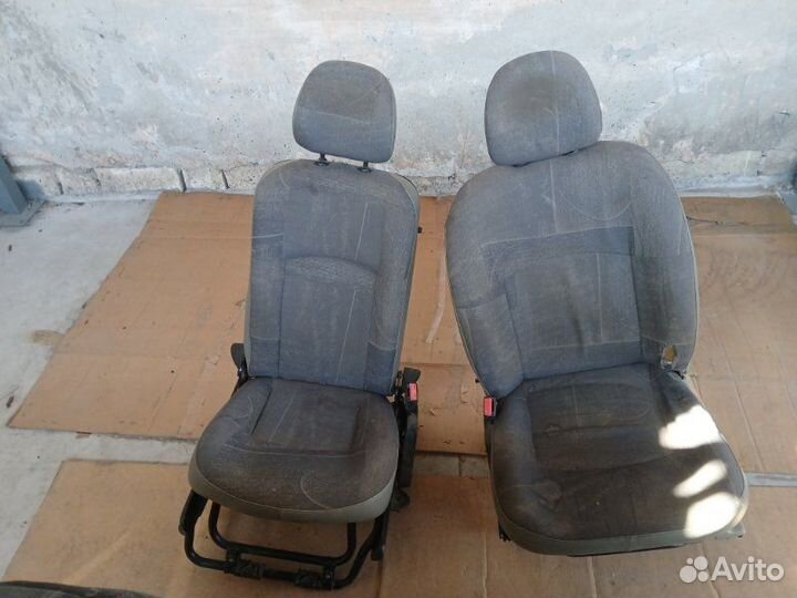 Сиденья комплект Renault Kangoo KC K9K704 2005