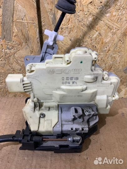 Замок двери лев. перед. Volkswagen Tiguan