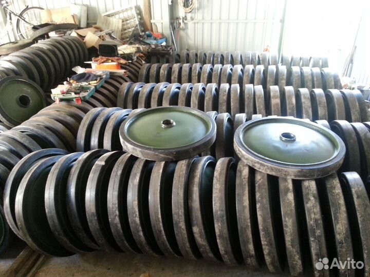 Каток опорный 47-3204005-А2