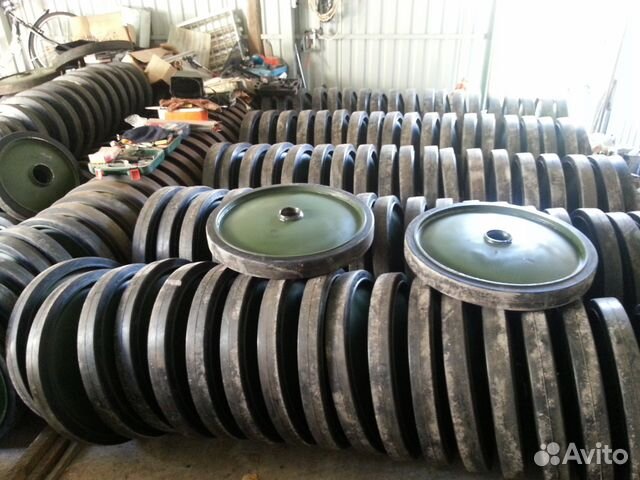 Каток опорный 47-3204005-А2