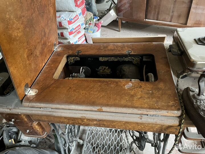 Машинка швейная ручная