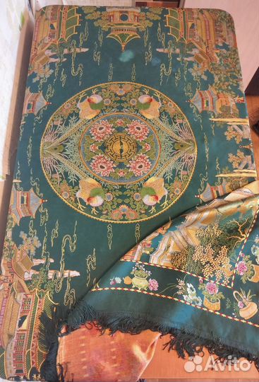Старинная шелковая скатерть. Китай