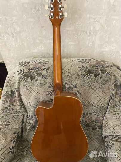 Акустическая гитара