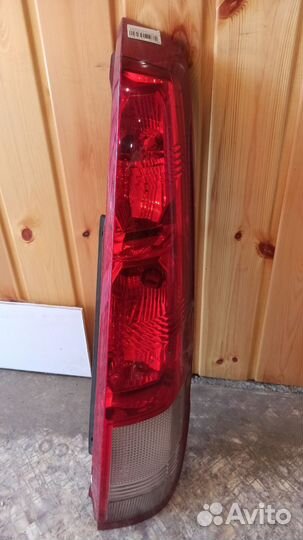 Фонарь задний правый Nissan Trail T30