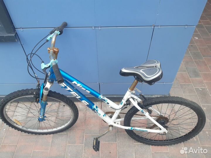 Продаю замок и велосипед Stels miss 6000