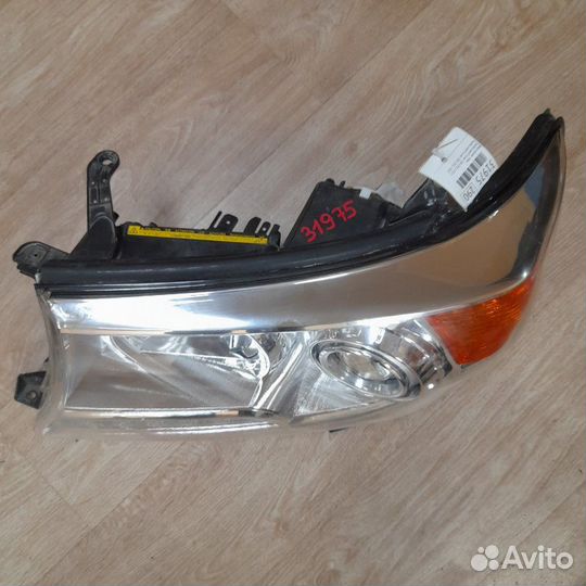 Фара ксенон левая Toyota Land Cruiser 200